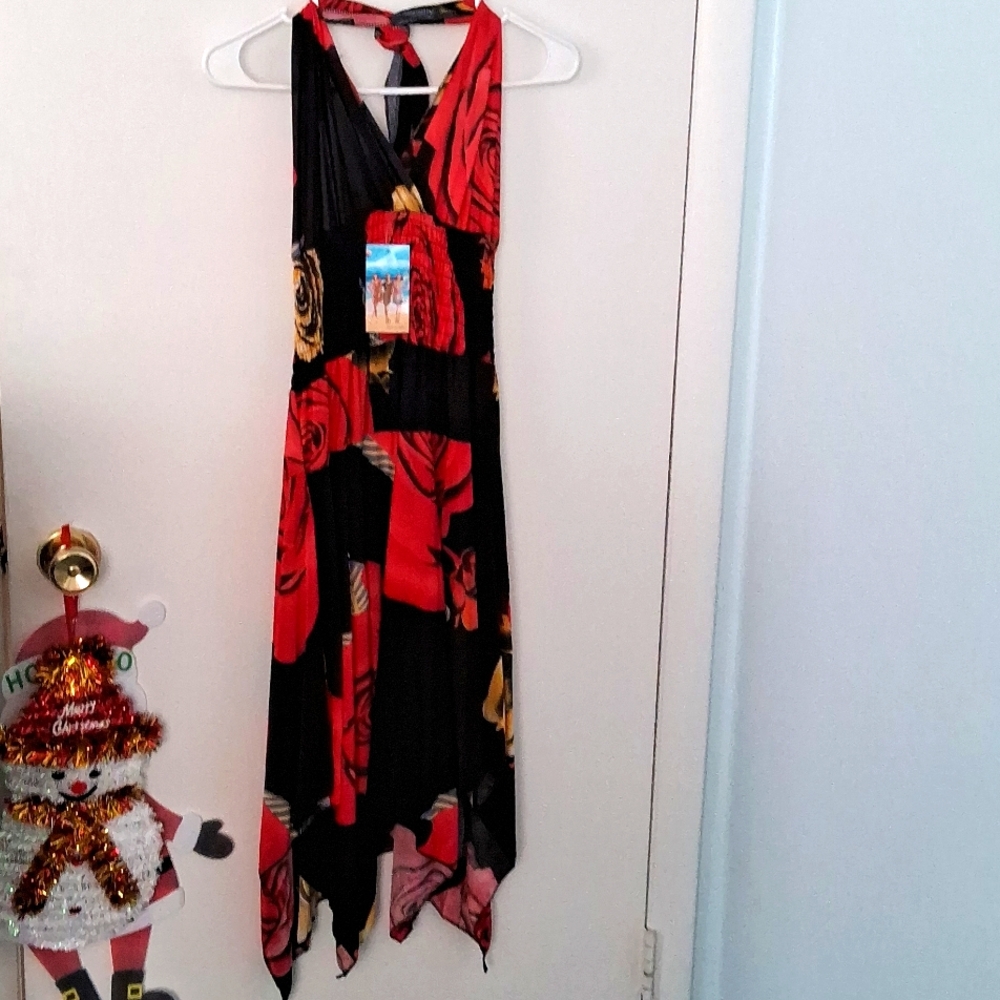 NWT,Floral,Halter-Style,Midi Dress with "Hankerchief" Hem❤️🖤❤️